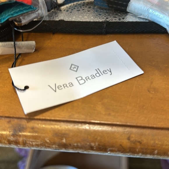 Vera Bradley new with tags and can be used as a wristlet or Crossbody - Picture 7 of 7